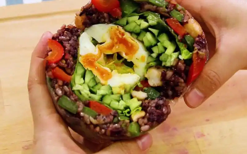 宅在家不知吃什么,试试这道五彩减脂饭团_哔哩哔哩 (゜-゜)つロ 干杯~