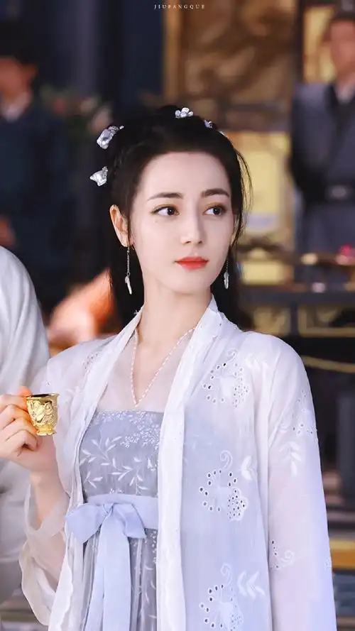 你认为最适合迪丽热巴本人的一款古装造型是什么? - 知乎