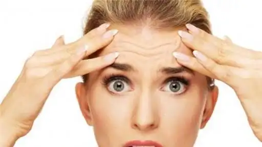 据史料解释:"正黄旗"多半是奴仆,"通天纹"一开