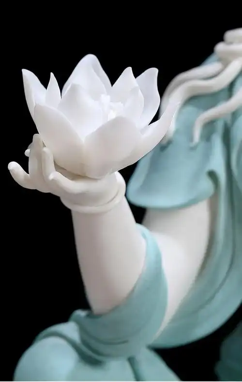 陶瓷莲花自在观音佛像摆件 禅意观世音菩萨像家居玄关供奉工艺品