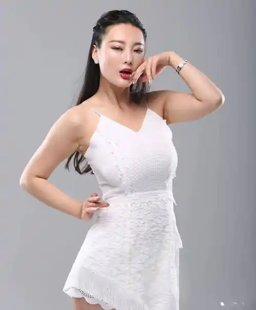 而对于女神级人物来说,美貌更是她们的标志.