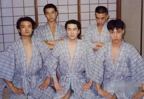 杨幂陈建斌王学兵张国荣张柏芝 圈内好友罕见早期合影曝光