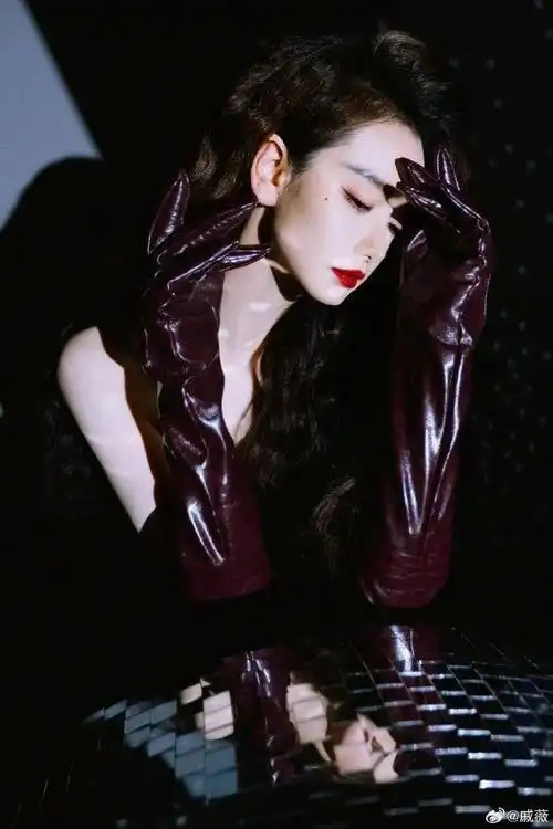 戚薇美到出圈的"火星"造型|戚薇_新浪新闻