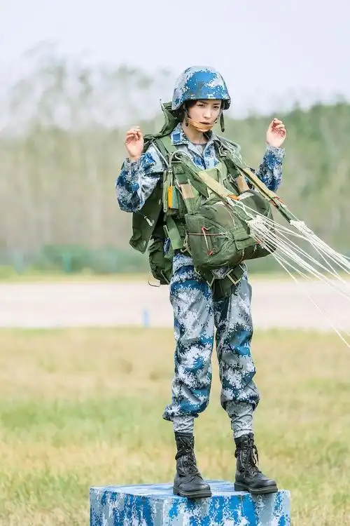 真正男子汉2杨幂声音发嗲被吐槽 真正男子汉2杨幂化身纠察霸气十足(3)