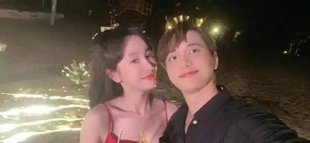 原创娱乐圈两位女星同时官宣结婚消息杨紫的祝福王俊凯却无辜躺枪