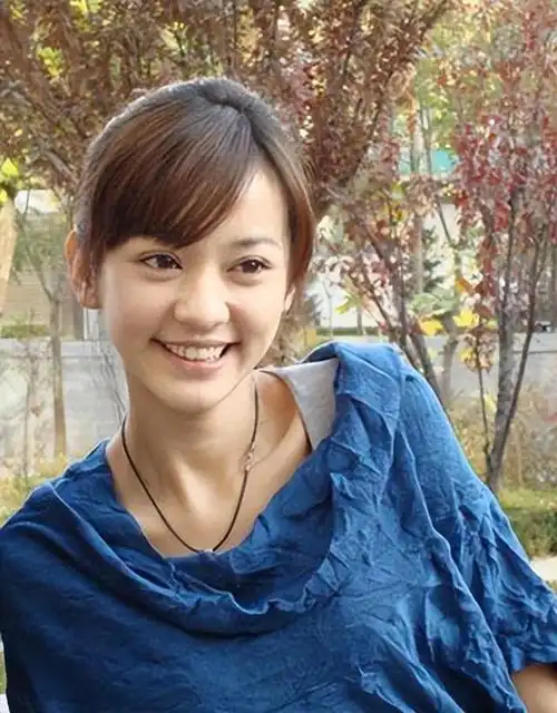 与丑男结婚的6位女星个个高颜值插在牛粪上一样幸福