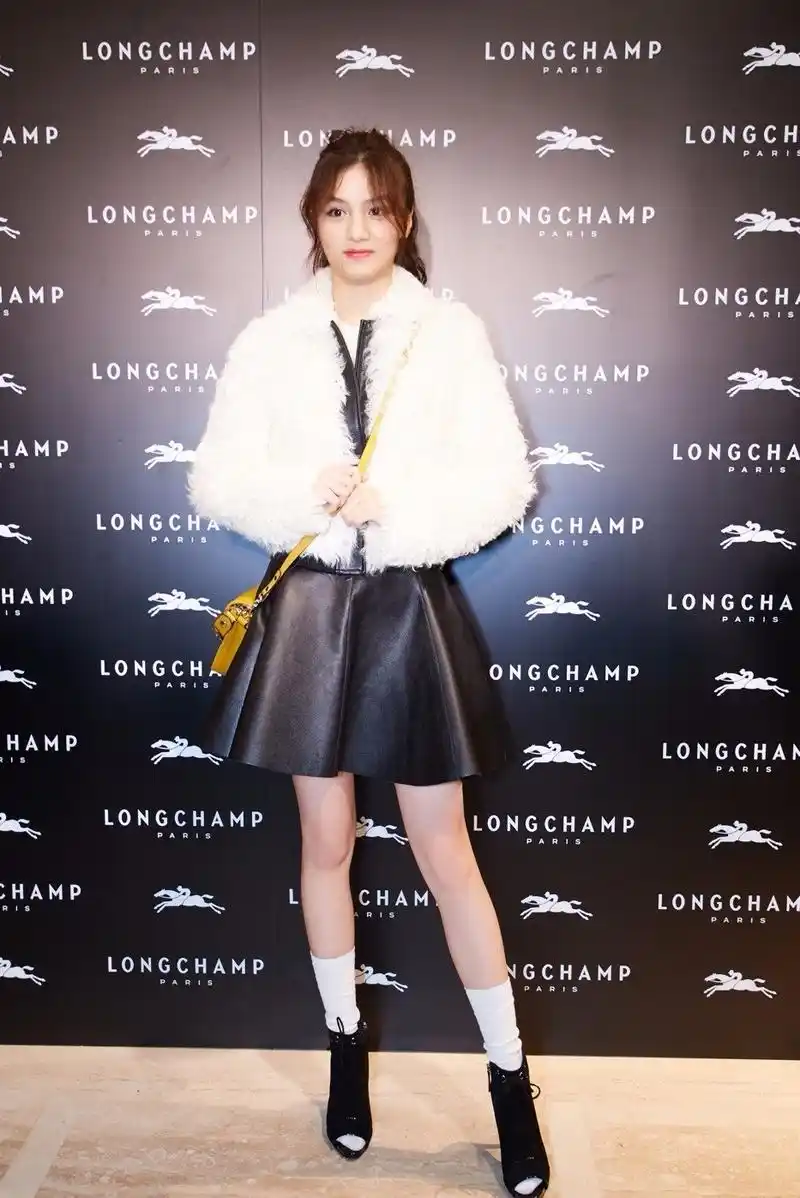 90后时尚穿搭,跟着最佳女演员春夏学起来,分分钟成时尚达人