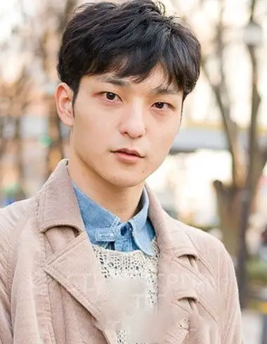 男人国字脸留什么发型有魅力 男人国字脸符合的发型(3)