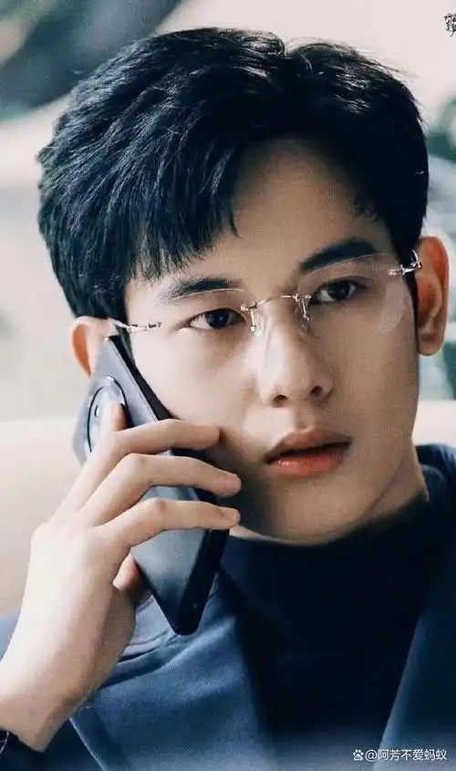 摘要:近期网剧版《飞驰人生》中男主角胡先煦的表现引发了网友们的