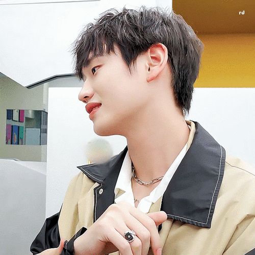 刘彰冰雪起源预告明天和ak一起了解速度滑冰的魅力