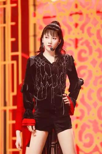 刘雨昕 im not yours 舞台 长发造型