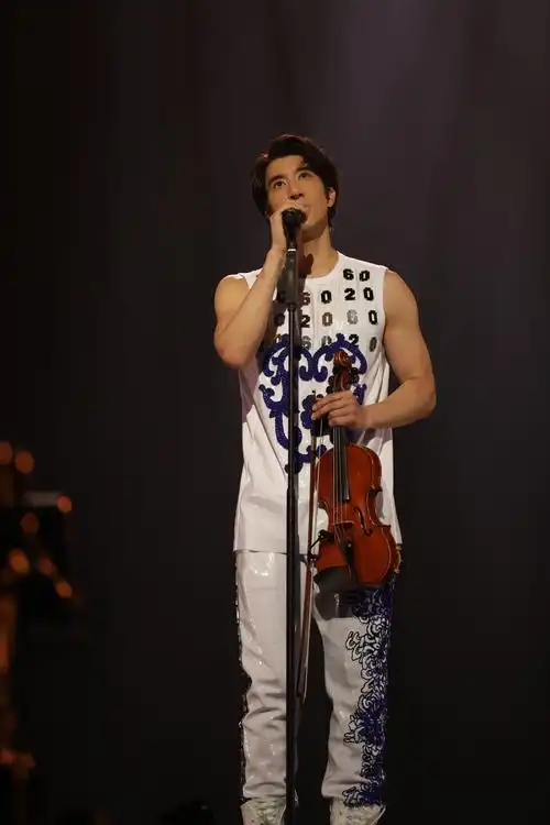 你没疯,是我们要疯了!王力宏"龙的传人2060"世界巡回演唱会首唱