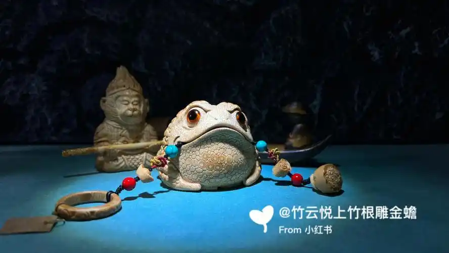 竹根雕金蟾,张念超老师作品#竹根雕招财金蟾  #根雕摆件  #木雕