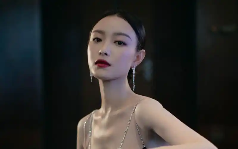 倪妮性感魅力写真桌面壁纸-大陆明星-壁纸下载-美桌网