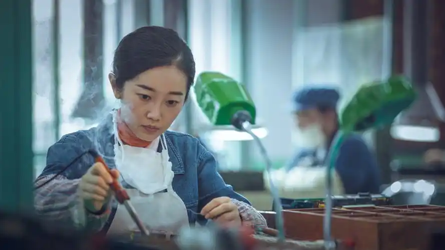 陈嘉男《青山遮不住》开播 二十年角色跨度引期待