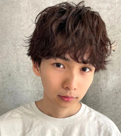 日杂男生短烫发 帅气定位烫纹理烫_男生烫发 - 美发站