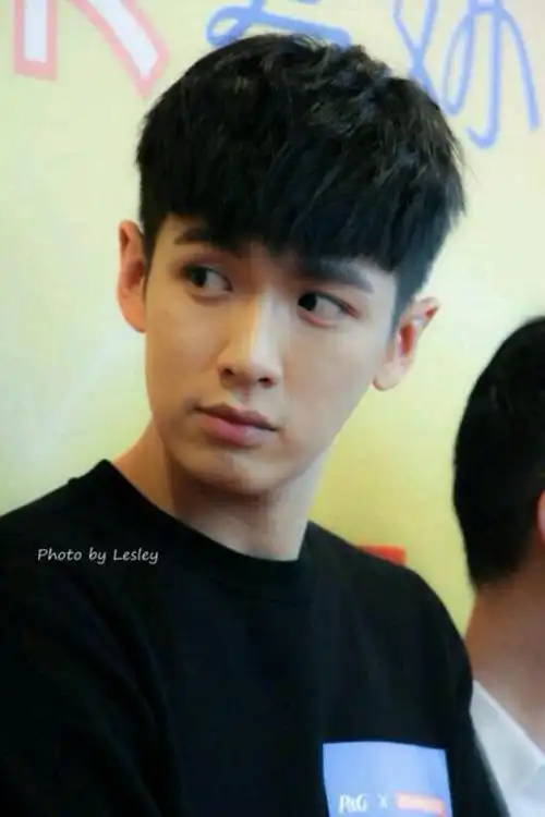 寻求一个发型_百度知道