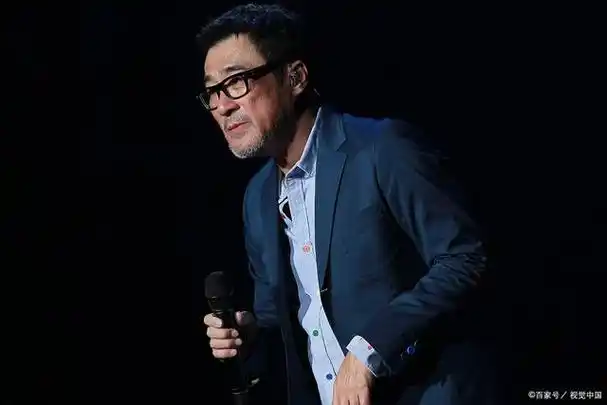 1993年1月,在新艺宝唱片公司,林忆莲遇见了李宗盛,这个日后改变了她