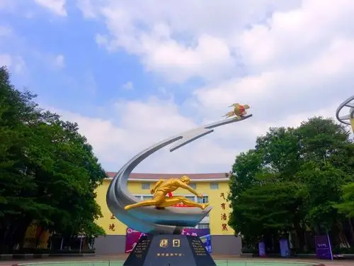 我爱诗词丨番禺中学的同学现场演唱《明月几时有》,全场掌声雷动!小状