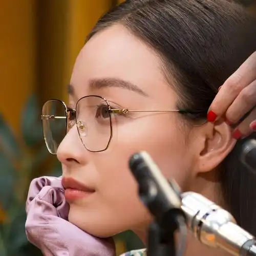 倪妮明星同款防蓝光辐射电脑近视眼镜女可配度数显脸小网红平光镜