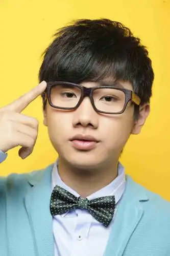 汪苏泷搞怪卖萌四连拍首曝光秘密筹备战袍