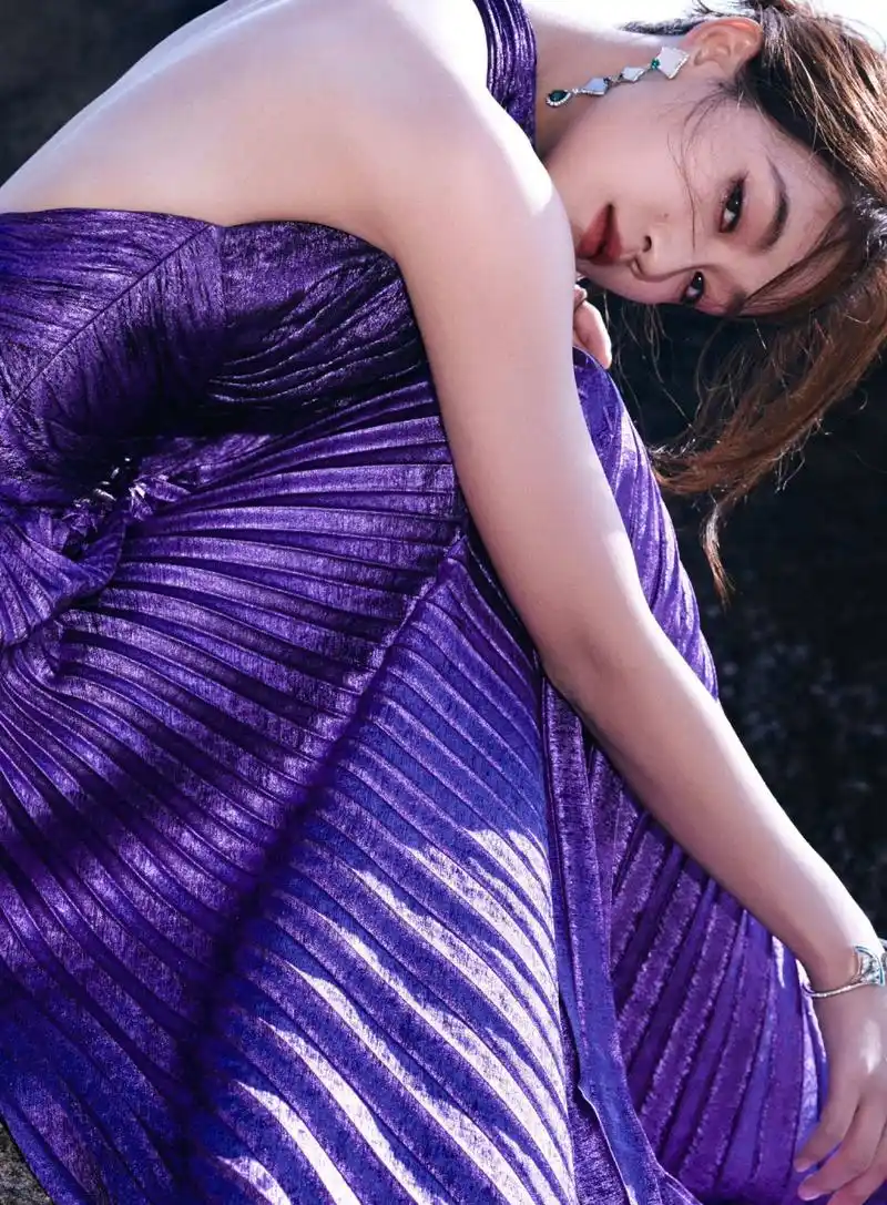 蓝盈莹紫色人鱼海边写真