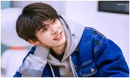 不一样的易烊千玺,"流量明星"真的不行吗?他用时间与行动证明