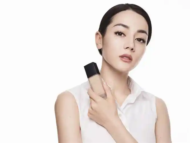 迪丽热巴 dior迪奥中国彩妆代言人_新闻_泰晤士报中文网
