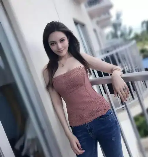 看着瘦下来的周扬青,身姿曼妙,袅娜娉婷,隔着屏幕都能感受到气质.