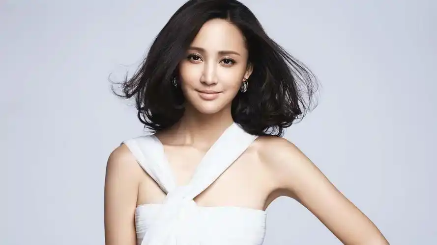 回顾张歆艺和袁弘结婚8年后怎么突然不红了