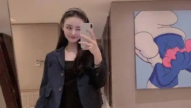 有种"芭比娃娃"叫uzi女友,鼻梁挺拔脸型小巧,澡酱捡到宝了