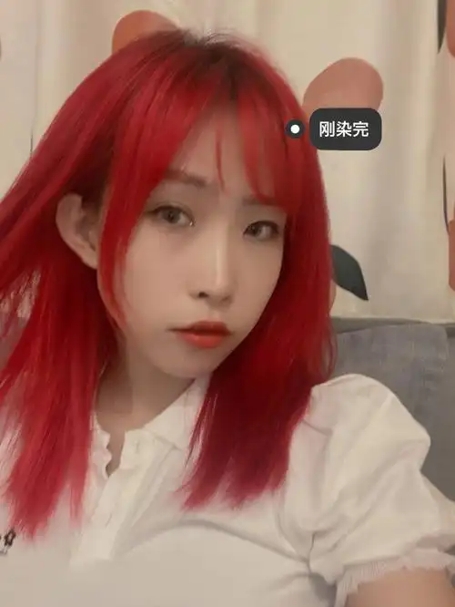 掉色的过程也很美好,大概三周后会掉到类似粉橙的颜色,直到,手欠买了