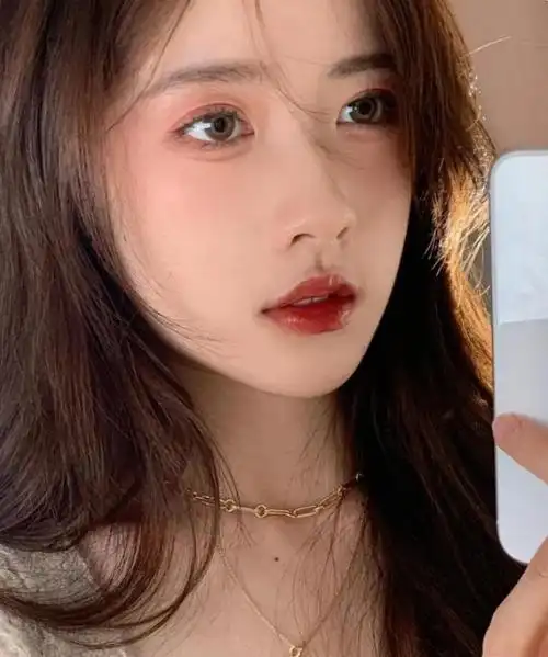 会拍上美美的照片会上传到自己朋友圈,但是如果拍照不好看的 话,也是