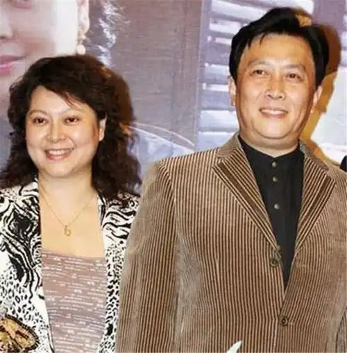 1990年除夕原配孙涛上吊自尽留下一封遗书痛斥唐国强