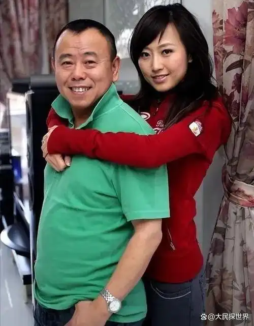 潘长江:身高1.6米娶得佳人,女婿豪掷10亿,何因晚节蹉跎?