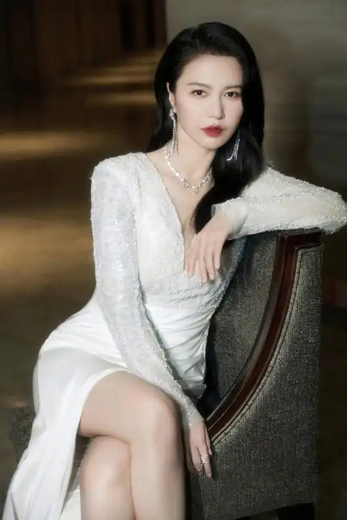 谭维维兔年春晚造型首曝光