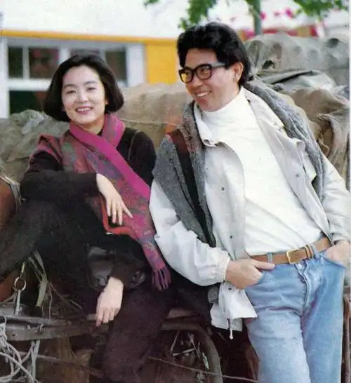 73岁秦汉前妻身份曝光,原来是大家熟悉的她,难怪不敢娶林青霞