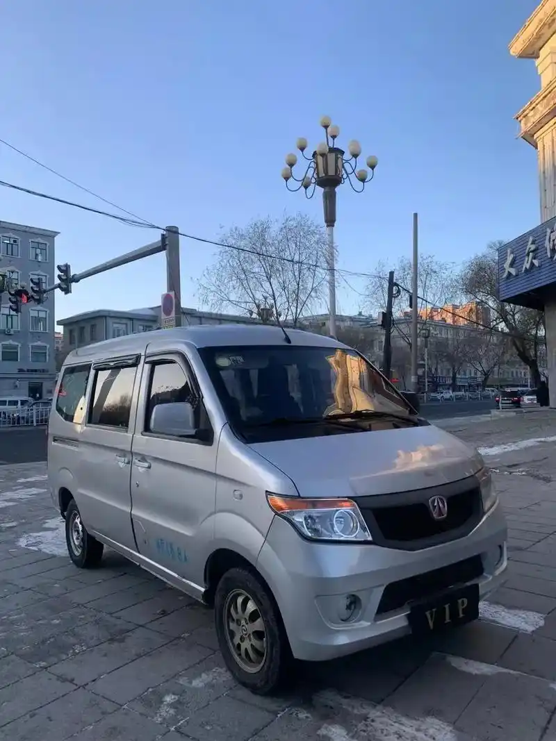 2014年11月 微型面包车 威望205 八座原版 机器好费 - 抖音