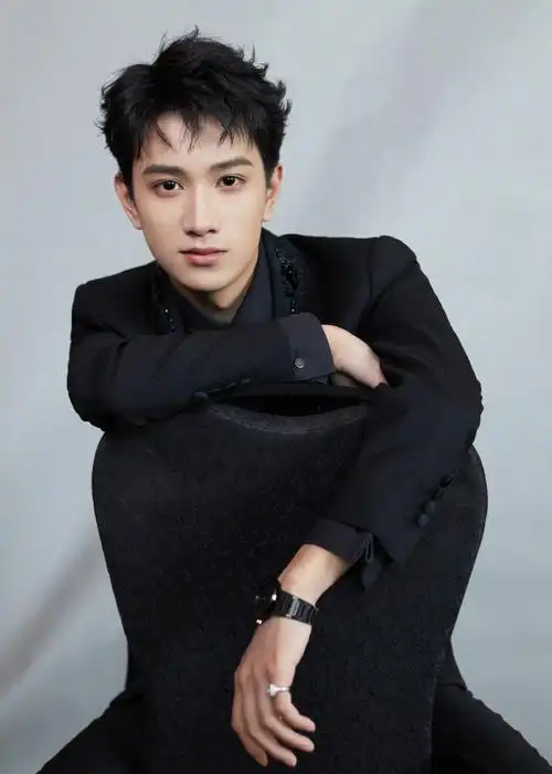 敖子逸北影节造型##敖子逸电影节短发##敖子逸露额头了