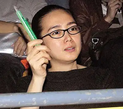 朱丽倩个人资料:刘德华老婆_朱丽倩女儿及儿子照片_身高近照