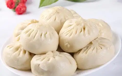 可到今天,虽然馒头和包子在国人食物中齐重,但包子的名声却已远远超越