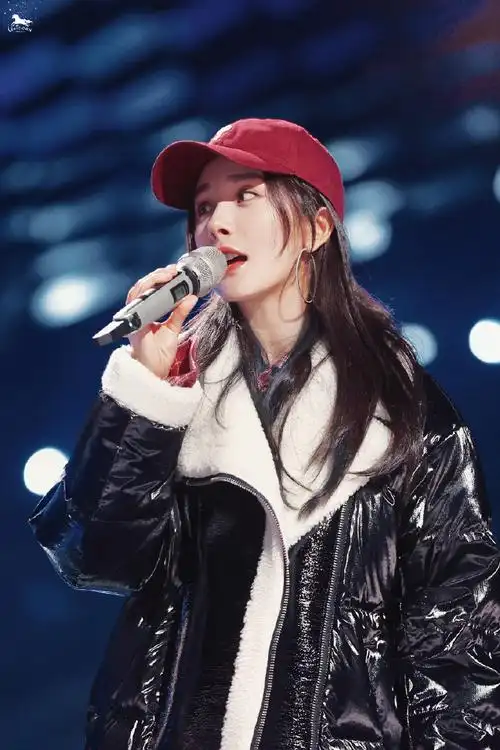 杨幂跨年晚会彩排照