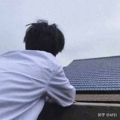 啊啊有没有好看的王一博的图适合当头像 屏保啊 背景图都可以 我要换