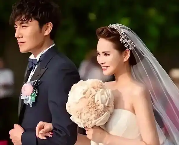 8岁就认识伊能静,20多年后相遇并且追求成功,秦昊也太幸福了