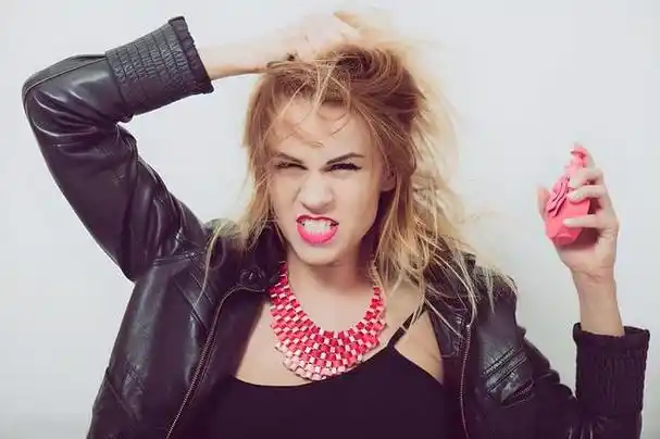 头皮抓破,头发抓脱落……止痒,很简单!