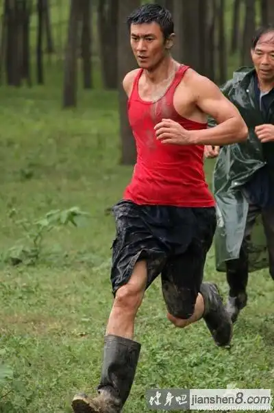 任天野肌肉照,肌肉男神任天野成名的背后故事