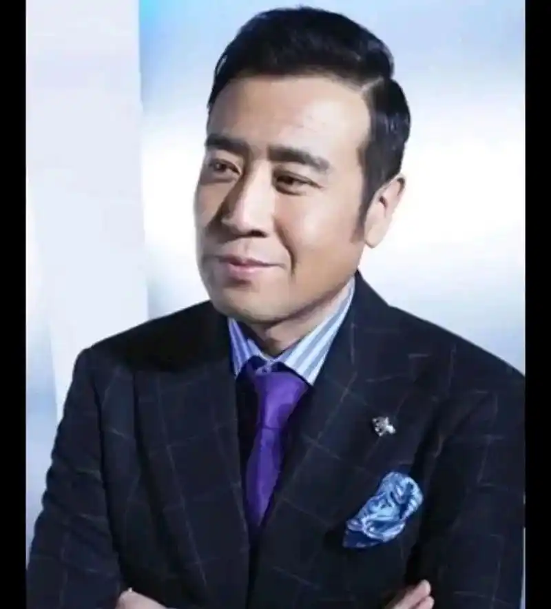 一次访谈节目,在谈到电视剧《历史的天空》时,主持人曹可凡问于和伟:"