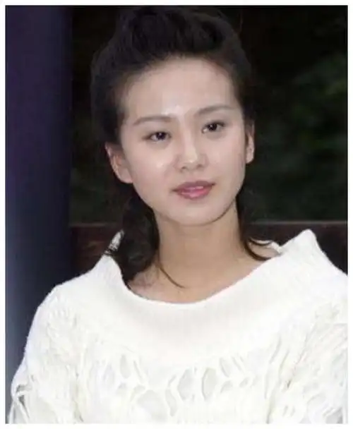 明星老照片,在少林寺的释小龙,刚出道的李小璐,全认识的是大神