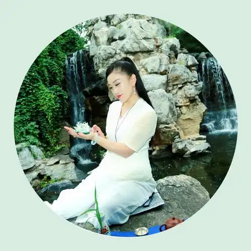 人生如茶,静心以对,时光如水,沉淀方澈