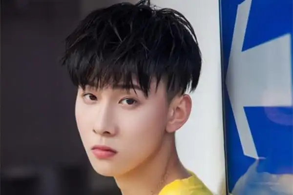 八字刘海男生发型怎么留流行八字刘海发型图片